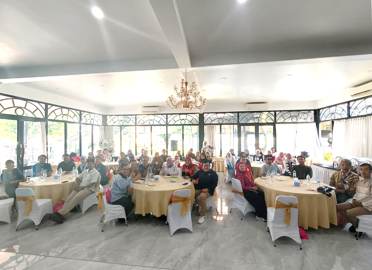 Menghadiri dan memberikan sambutan pada acara Corporate Gathering dan Seminar Kesehatan Kerja RS Permata Jonggol bekerjasama dengan FORKOM HRD CKLAP Cileungsi-Klapanunggal